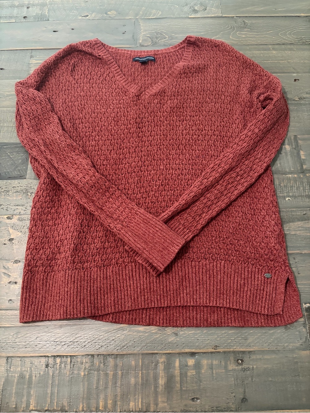 American Eagle Women’s Small Rust Orange Textured V-Neck Knit Sweater